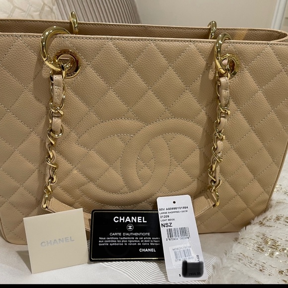 Chanel beige shopper bag - Picture 1 of 3